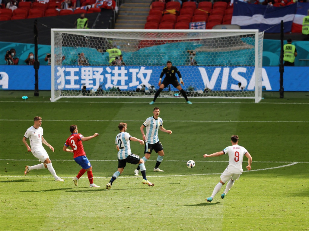 范围内备受 范围内备受